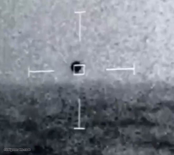 Captura de video del encuentro con un OVNI "Tic Tac" cerca del USS Nimitz en 2004