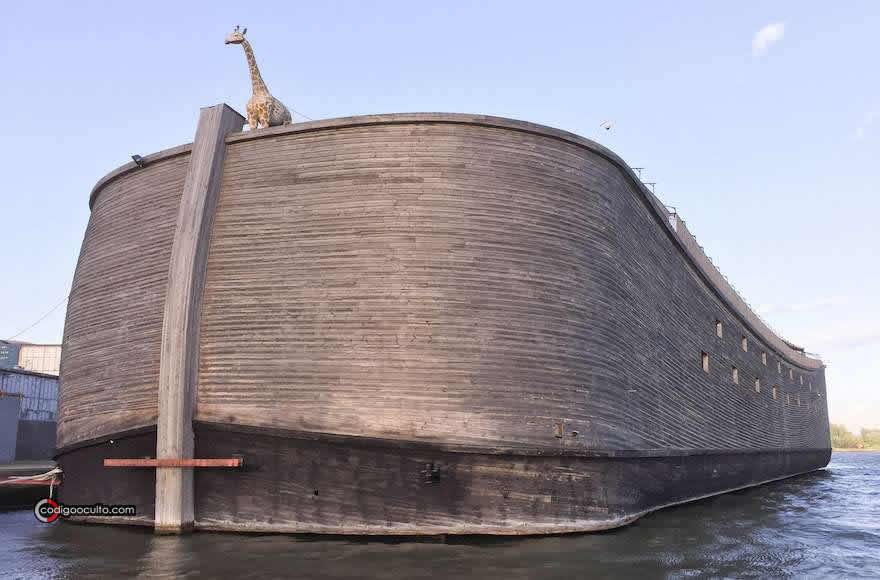 La proa del Arca de Noé de Huibers en Países Bajos
