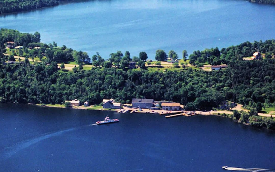 El lago que “inexplicablemente” repone su agua dulce sin una fuente