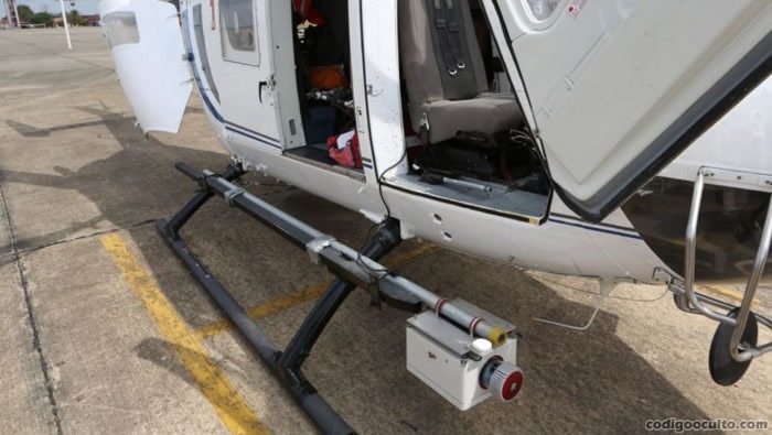 El escáner Riegl VUX-1 con un Trimble APX-15 UAV GNSS, acoplado al helicóptero Eurocopter AS350