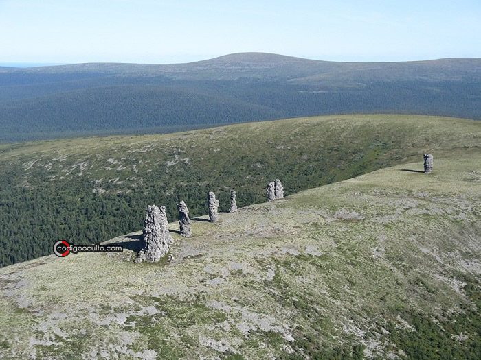 Vista aérea del lugar, con los siete pilares de piedra