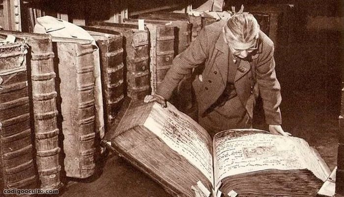 El caso de Los Libros Gigantes de los Archivos de Praga, es un tema que desde 2013 apasiona a la red