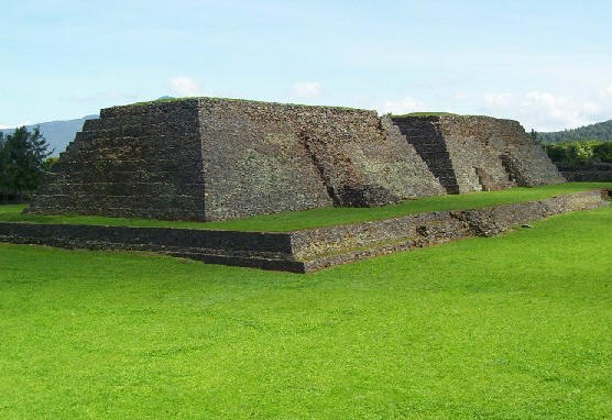 Ihuatzio, sitio arqueológico construido por los Purépechas