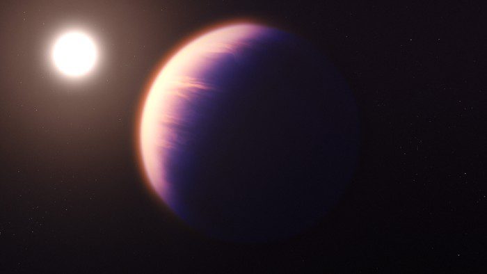 Esta ilustración muestra cómo podría verse el exoplaneta WASP-39b, según la comprensión actual del planeta