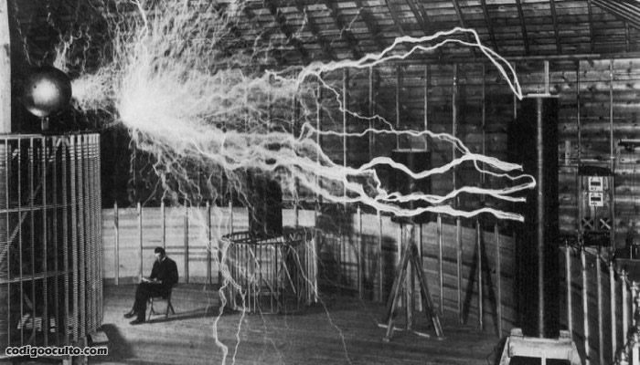 Nikola Tesla tuvo grandes avances en energía electromagnética y puede que mucho más