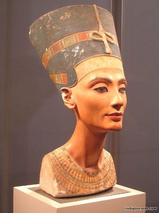 Busto de Nefertiti en el Neues Museum, Berlín
