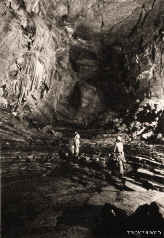 La expedición de 1976 por parte de exploradores británicos a Cueva de los Tayos, marcó un antes y después