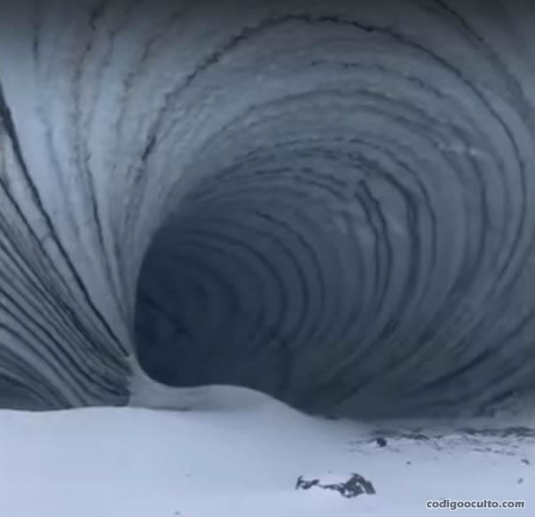 Captura de video de una caverna encontrada supuestamente en la Antártida