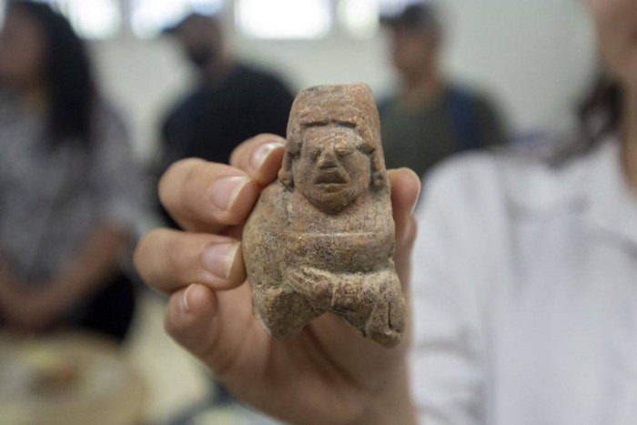 Imagen de piezas encontradas en el sitio arqueológico de Tayasal, en el municipio de Flores, Departamento de Petén, 500 km al norte de Ciudad de Guatemala, el 28 de octubre de 2022