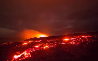 Mauna Loa, el volcán activo más grande del mundo, ha entrado en erupción