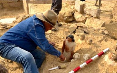 Arqueólogos descubren la “momia más antigua y completa” hallada hasta ahora en Egipto