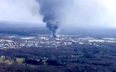 Ambientalistas que se dirigían a inspeccionar explosión en Ohio mueren en accidente aéreo