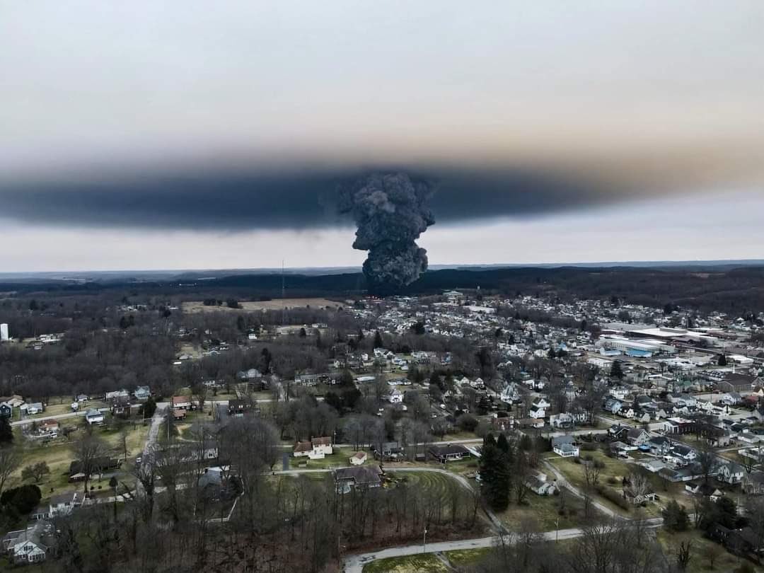 Nube tóxica en Ohio. Cortesía: TWitter