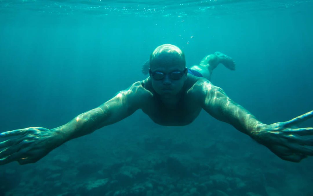 Hombre está dispuesto a vivir 100 días bajo el agua. Espera emerger con un “superhumano”