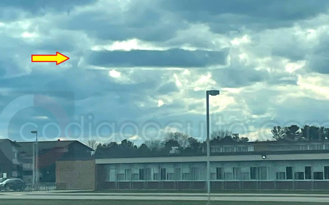 ¿Nope? Una misteriosa nube rectangular fue fotografiada en el cielo de Michigan, EE. UU.