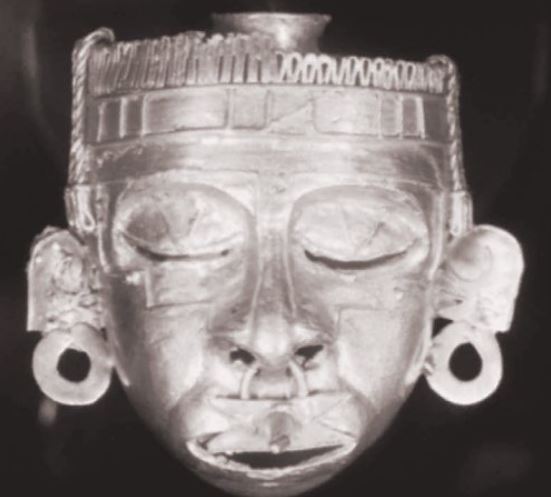 Máscara de Xipe Totec, oro, fundido a la cera perdida, cultura mixteca, c. 900-1494; en el Museo Regionale, Oaxaca, Mex