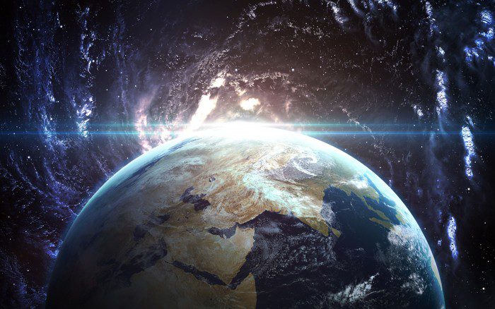 El planeta Tierra emitiendo señales de radio al espacio