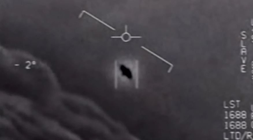 Captura de un video desclasificado del encuentro con un OVNI de un piloto de la Marina de los EE. UU.