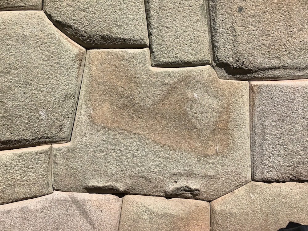 Las piedras de múltiples ángulos de Cusco