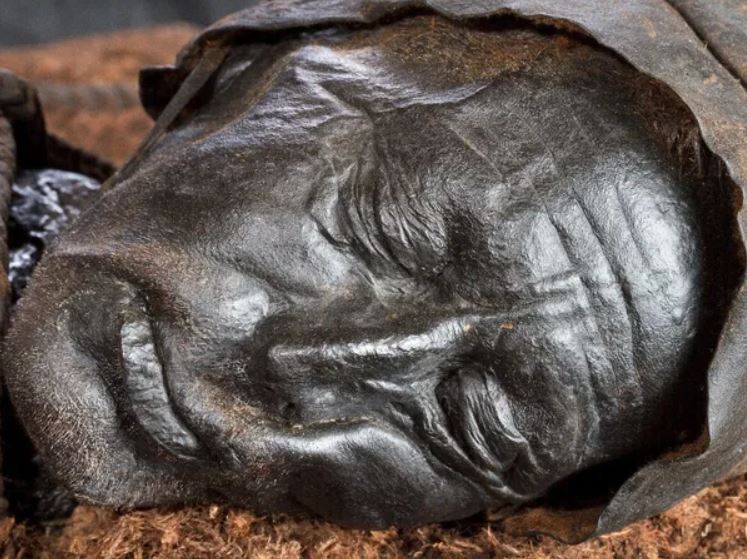 Hombre de Tollund, un cuerpo de 2.400 años conservado en un pantano