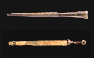 Hallan raras espadas romanas de 1.900 años en el interior de una cueva en Israel