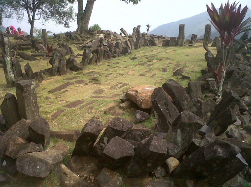 Una vista de la Pirámide enterrada de Gunung Padang