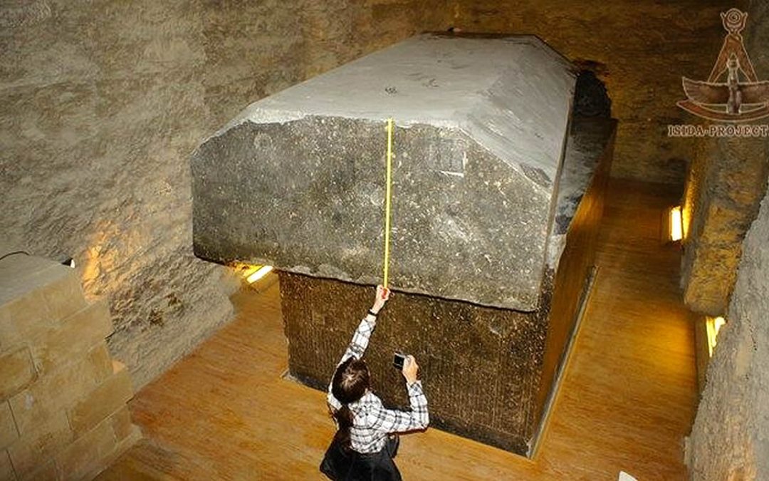 Los gigantescos sarcófagos de Saqqara en Egipto. ¿Fueron utilizados como “portales dimensionales”?