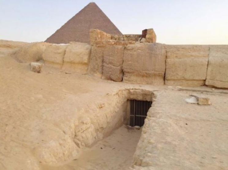 Entrada al pozo de Osiris