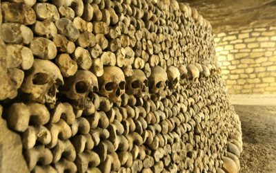 ¿Por qué hay seis millones de esqueletos incrustados en los túneles de París?
