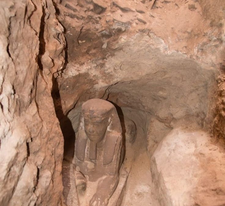 Una pequeña Esfinge encontrada en Egipto