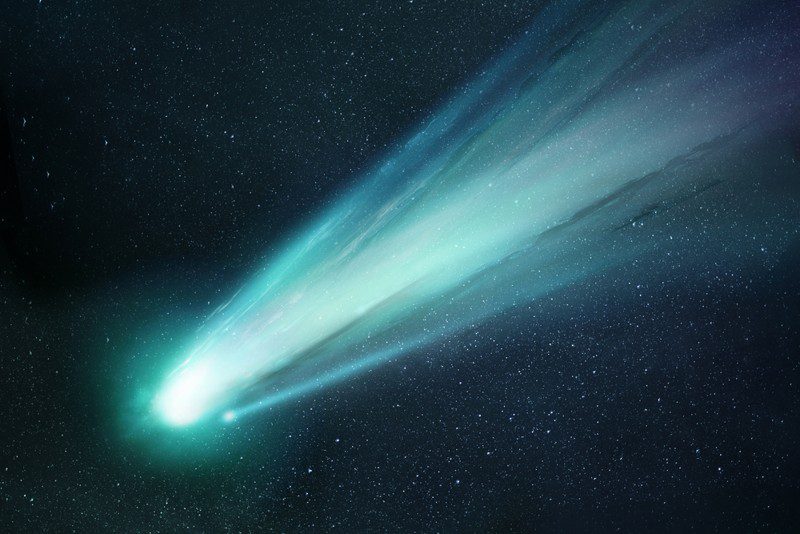 Representación de un cometa en el cielo