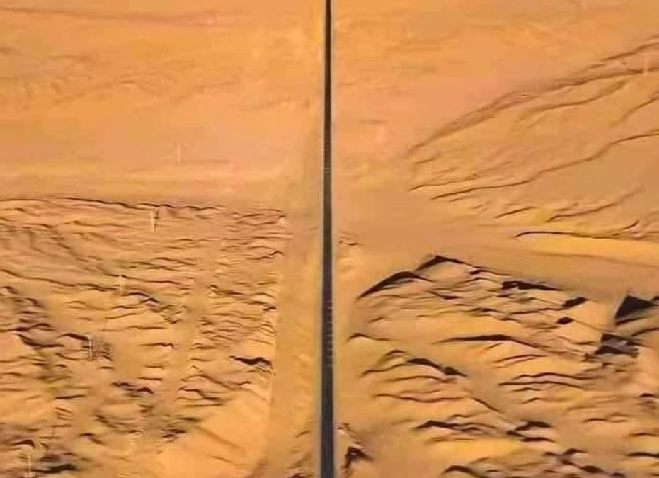 La Carretera del Desierto: Un oasis vial en el Gobi