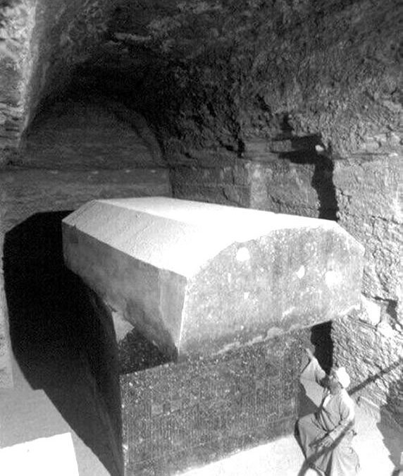 Las gigantescas cajas de granito del Serapeum de Saqqara en Egipto