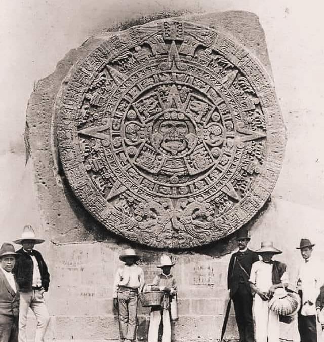 Piedra del Sol Azteca