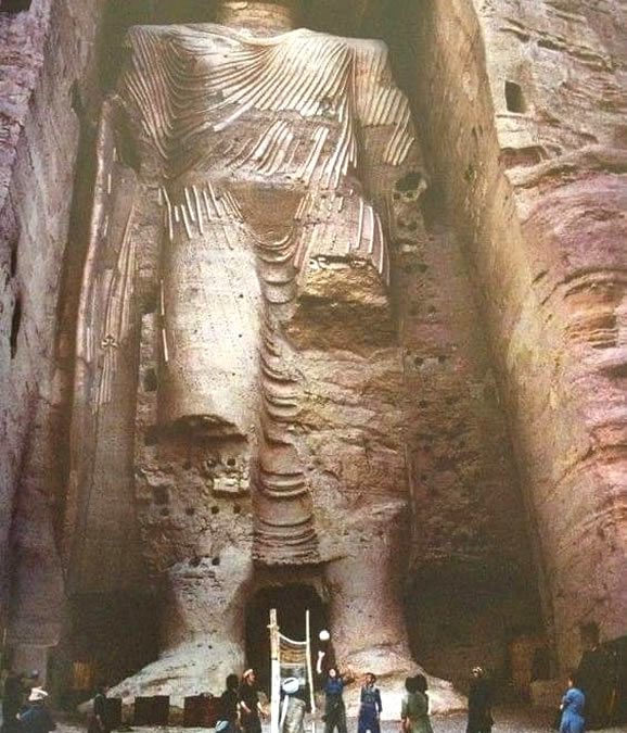 El Buda de Bamiyán en Afganistán antes de su destrucción en 1992