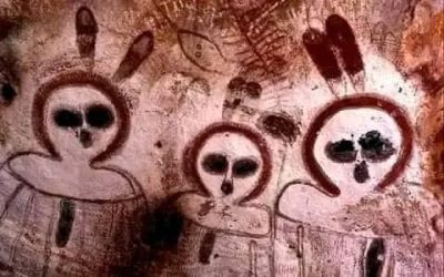Antiguos astronautas retratados por nuestros antepasados hace 60.000 años