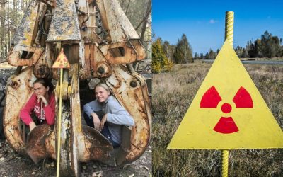 Turistas posan junto a uno de los objetos más radiactivos de Chernóbil