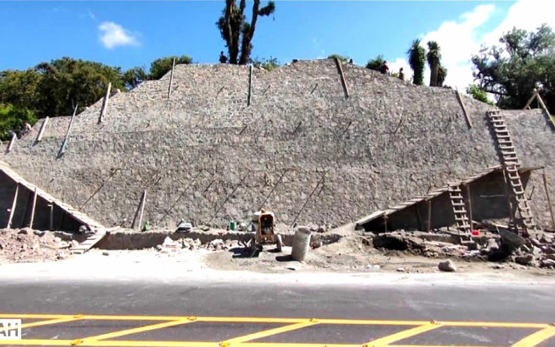 Descubren una antigua pirámide mientras construían una carretera en México