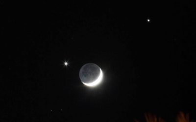 Luna Creciente, Venus y Saturno juntos en el cielo esta noche