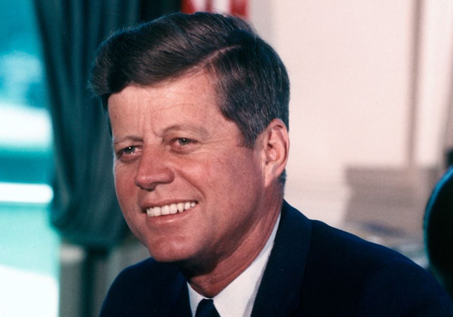 Según Malmgren, Kennedy ya sabía de los OVNIs desde su época en la inteligencia naval.