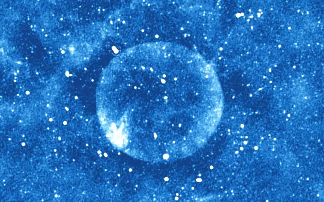 Científicos descubren una esfera perfecta de plasma en el espacio y no están seguros cómo se formó