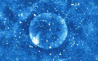 Científicos descubren una esfera perfecta de plasma en el espacio y no están seguros cómo se formó