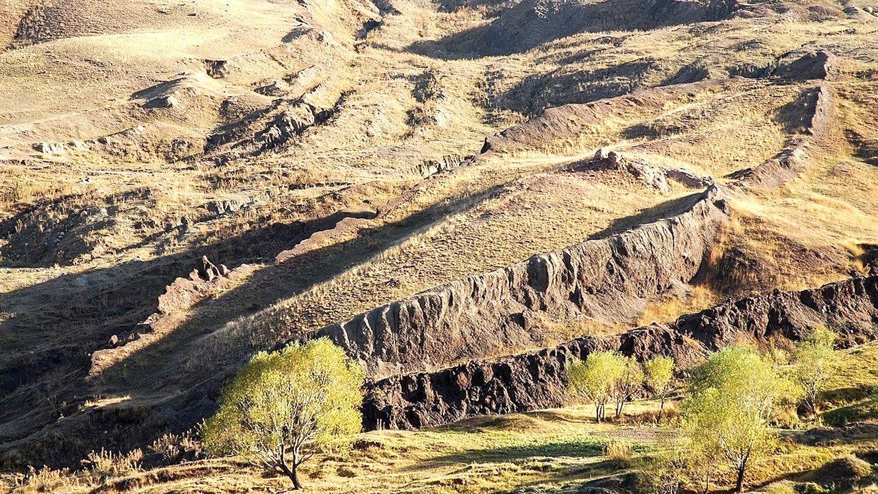 Escaneos de radar revelan "vacíos" y estructuras donde se cree descansa el "Arca de Noé" en Turquía