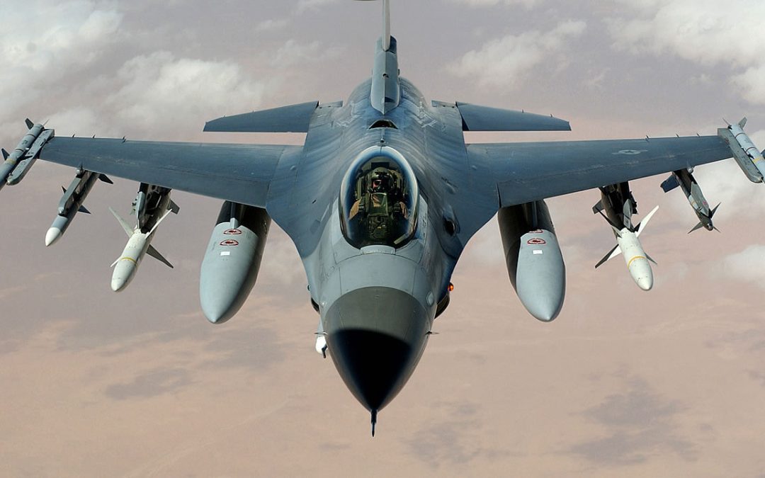 OVNI se estrella contra un avión caza F16 estadounidense sobre Arizona durante un “aterrador” encuentro