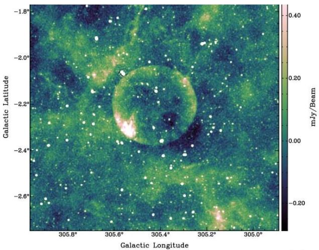 Imágenes de radio de ASKAP de Teleios como Stokes I (arriba), intensidad polarizada (PI) (en medio) y RM (abajo).