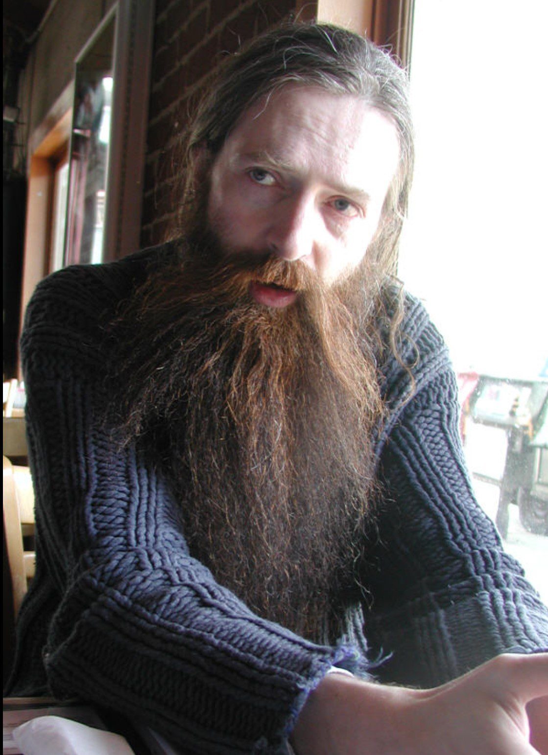 Con una barba de medio metro, el autor e "inmortalista" Aubrey de Grey, educado en Cambridge, cree que «el envejecimiento es una enfermedad» y que pronto será posible vivir hasta los 1.000 años.