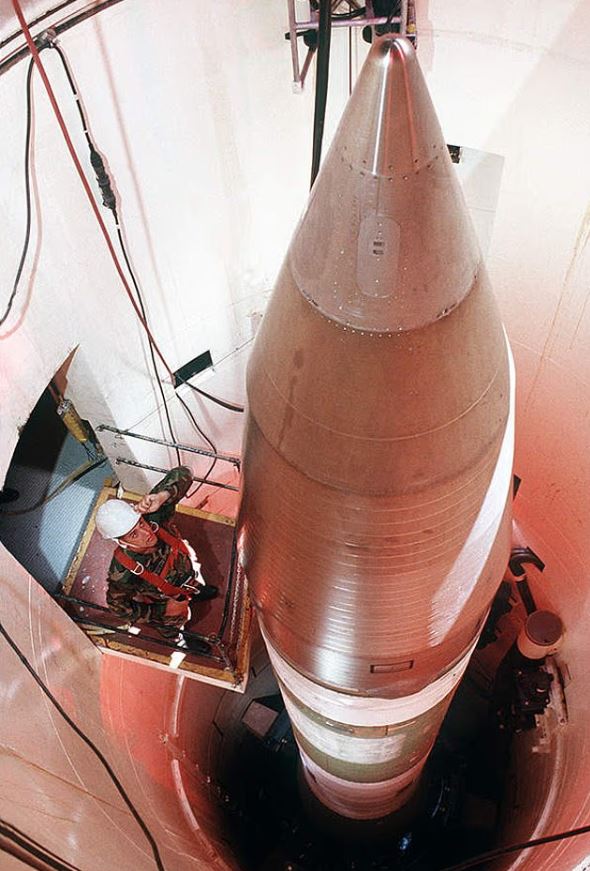 "En un periodo de seis meses, se desactivaron 30 misiles nucleares o misiles balísticos intercontinentales durante encuentros con OVNIs", declaró Salas. "No sufrieron daños, solo se desactivaron temporalmente. Fue un mensaje, no un ataque". (En la imagen: Base Aérea Malmstrom).