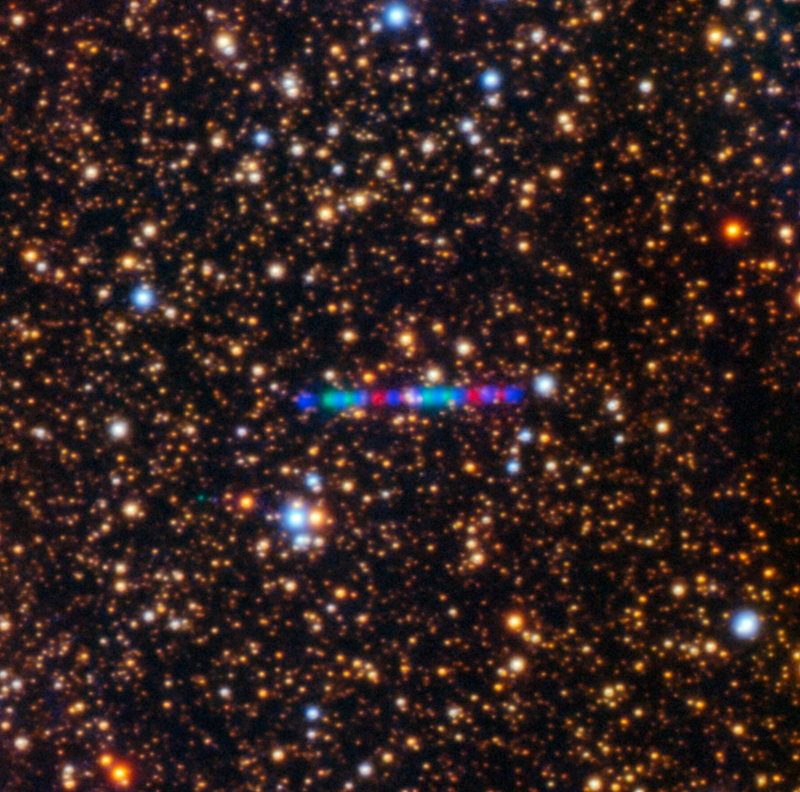 El cometa 3I/ATLAS atraviesa un denso campo estelar en esta imagen capturada por el espectrógrafo multiobjeto Gemini del telescopio Gemini Norte, en julio de 2025.