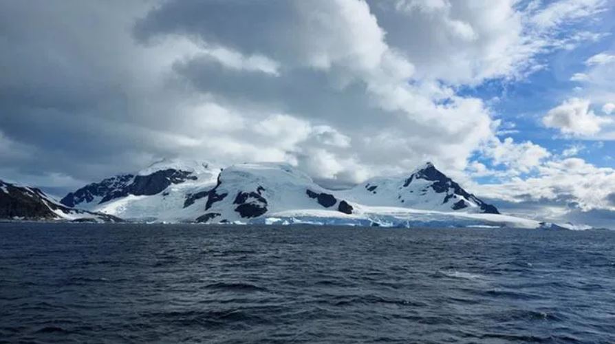 Los cañones submarinos que forman valles excavados en el fondo marino desempeñan un papel decisivo en la dinámica oceánica.