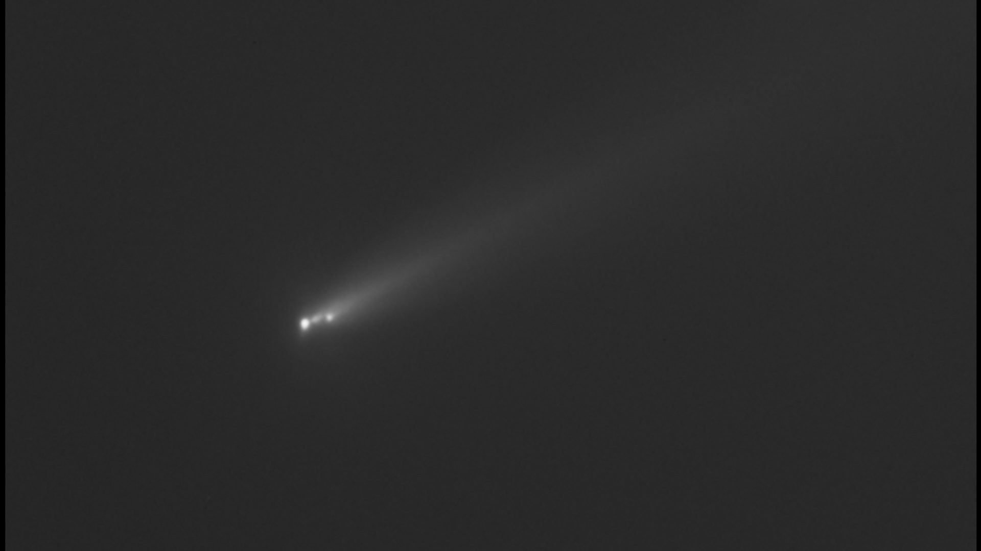 Una nueva imagen del cometa C/2025 K1 (ATLAS) tomada con un telescopio muestra que se ha fragmentado tras su reciente aproximación al sol. El cometa no está relacionado con el cometa interestelar 3I/ATLAS.